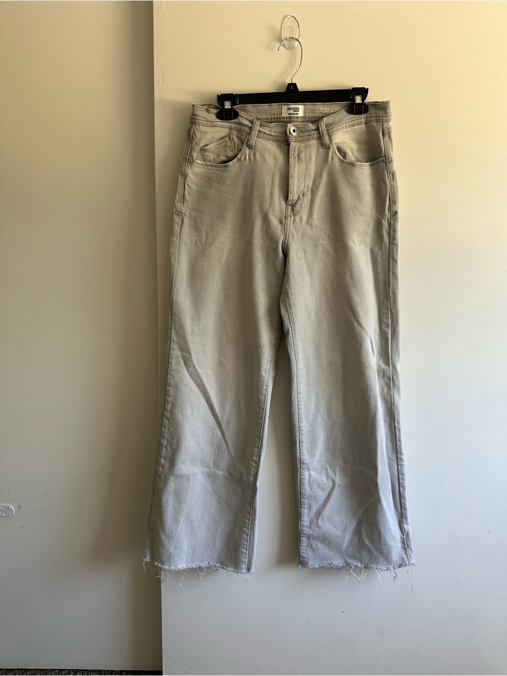 Kensie Light Gray Wide-Leg Raw Hem Jeans